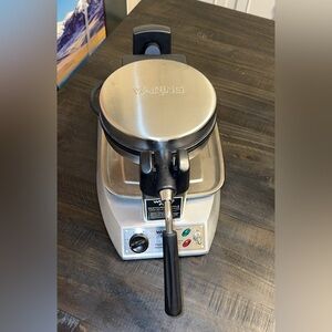 Waring Professional Restaurant WMK300 Belgian Waffle Maker, Brushed Stainless